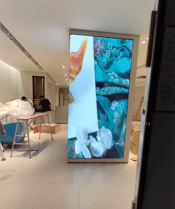 云龙商场门店转角LED显示屏